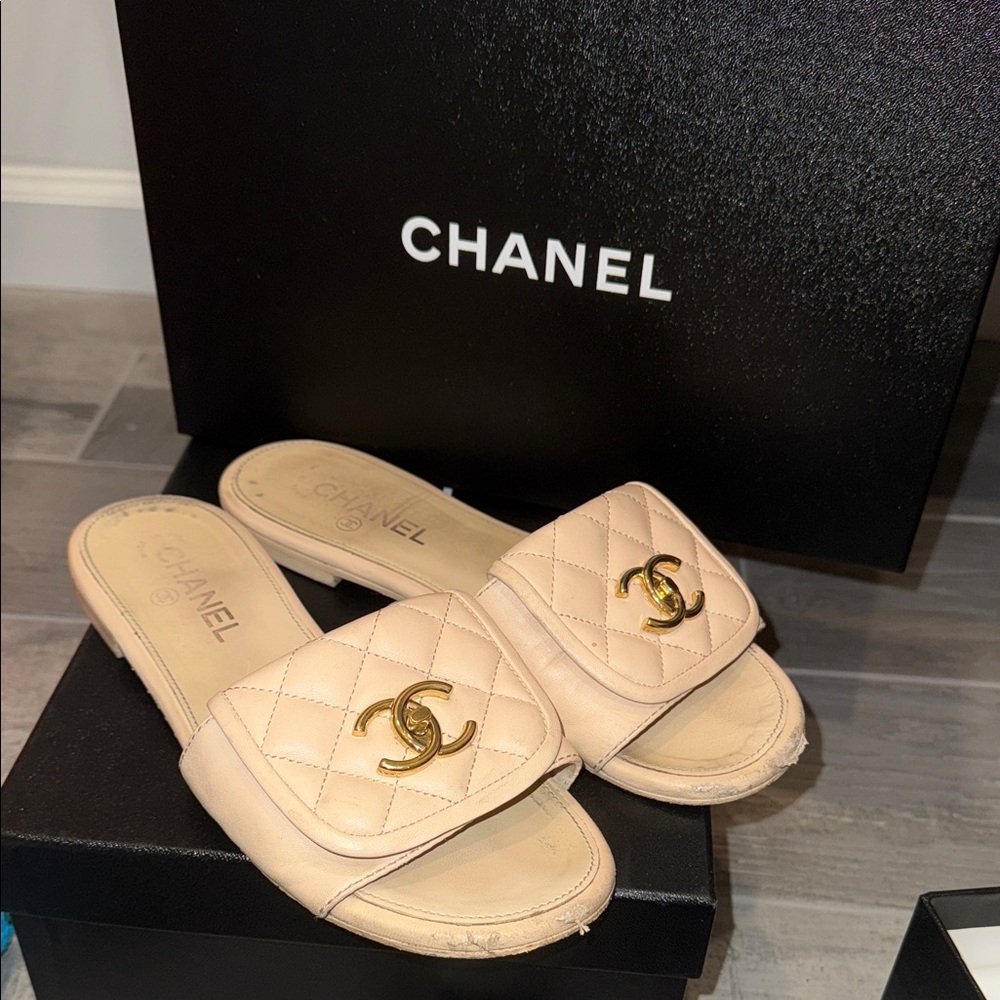 CHANEL Beige Quilted Sandals with Gold Logo